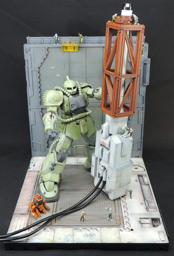 格納庫のジオラマで出撃前の様子を製作してみました。