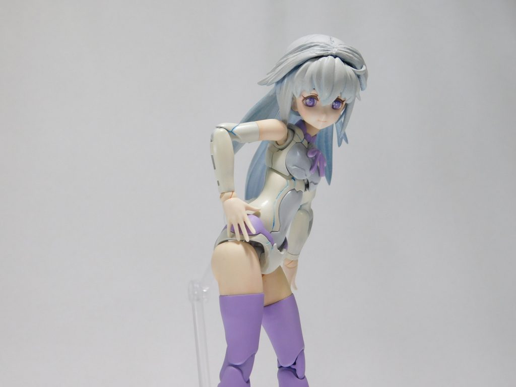 ～2026年撮り直し～ちょっと思い立って撮り直してみました！腰に手を当てたポーズで。髪の毛の水色が退色してた…これはこれでいい感じだけど。