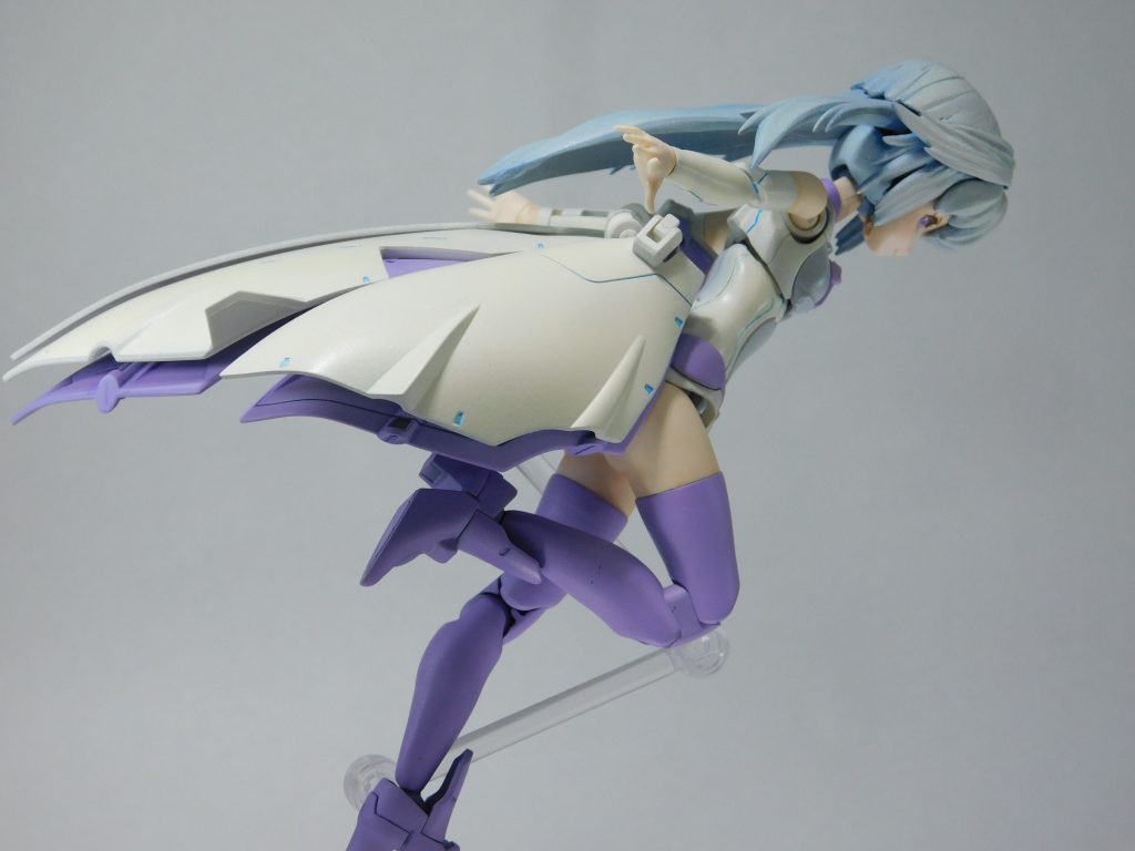 サラちゃん、駆ける。もうちょいスカートのふんわり感でるとよかったんだけど。