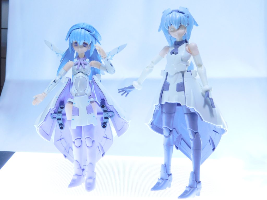 オリジナルサラちゃんと比較。頭一個分というほどではないですが、大分身長が変わっています。