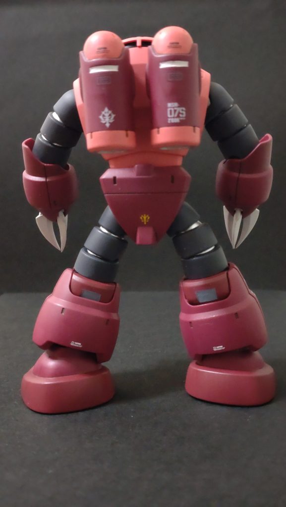 使用塗料ガイアカラー、クレオスMr.カラー、タミヤエナメル胴体　MS-06ピンク（アニメカラー）腰部　足　腕　シャアレッド、シャアレッド（アニメカラー）ダクト部　スターブライトアイアン蛇腹部　ニュートラルグレーⅴ　スターブライトシルバー頭部ミサイル部　フレイムメタリック（2）クロー部　ニュートラルグレーⅠ