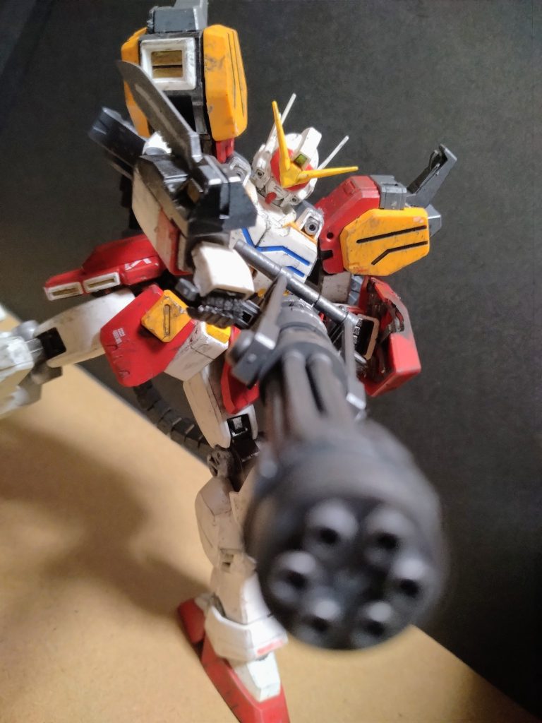 ガトリングを両手で構えられるのいいですね...