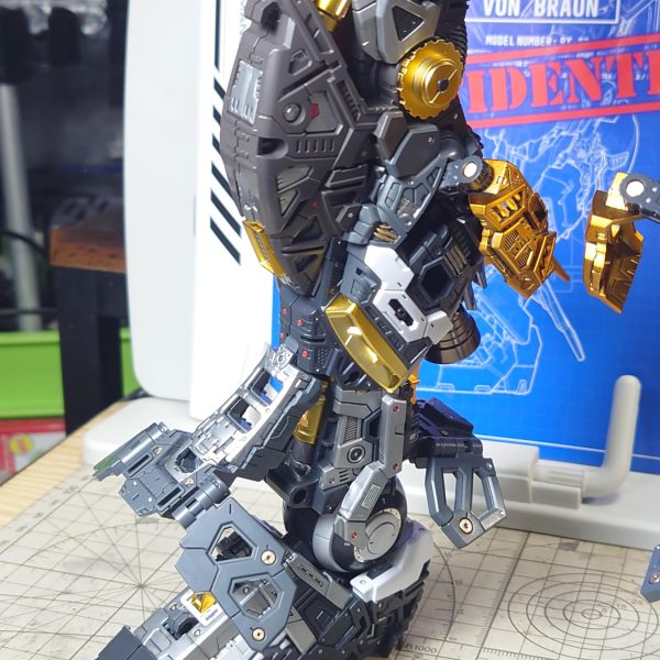 フレーム状態のフルハッチオープン。外装付けたらほとんど見えなくなりますねー でも部分塗装はしてます。ボルトやパイプやフィンなどは、細かくモールドされているので、単色だと影になって見えません。まぁハッチ以外の箇所はマジで自己満足の塗装ですね。そのうちにクリアー装甲が発売されるはずなので、フレームも全力です。たぶんσ(^_^;)（5枚目）