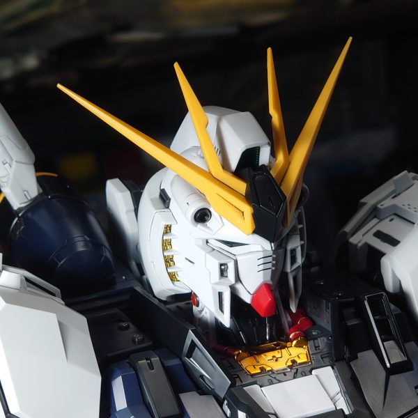 νガンダム本体とライフル、バズーカ、シールドと完成した時点で一息。まだフィンファンネル×6が待ってるぜ(；´∀｀) 外装はディティール追加を考えてますが、なんせデカイし多いので気長にやっていきます。あーデカール、どうしようか…（3枚目）