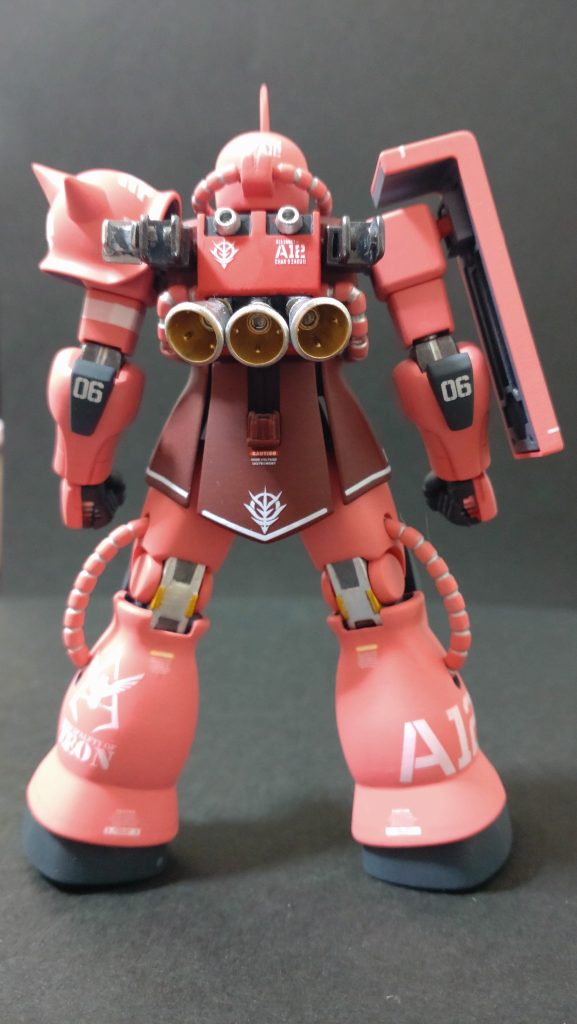 シャア専用って事でバーニアは盛々で笑　バズーカーラックを工作してみました。ランドセルに穴を空け内側にポリキャップを仕込んであります。（制作過程の画像撮り忘れました笑）