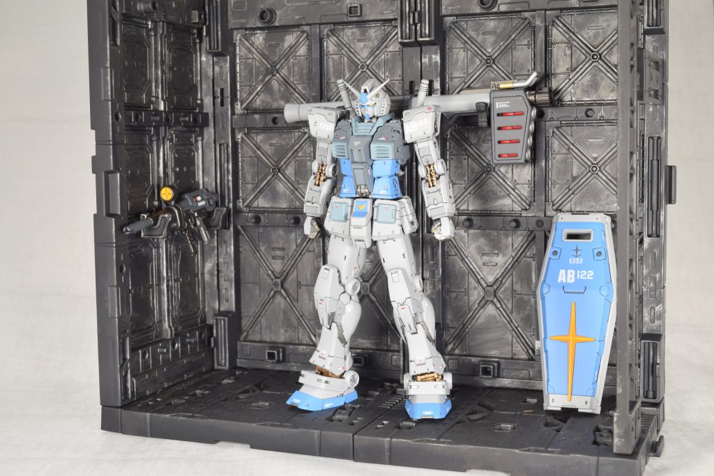 100均のディスプレイベースに置いてみました