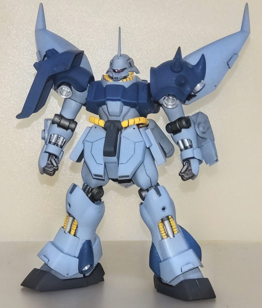 全身。アイディアが出たのは今年の１月頃。キットはHGUCギラ・ドーガ（ レズン機）に旧1/144リゲルグのパーツを流用したものですが、以前載せたリゲルグでは出来なかったギミックの再現も念頭に製作しました。