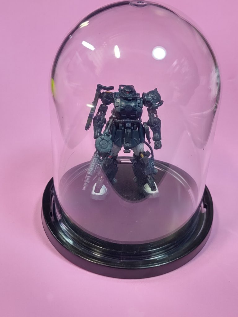 展示会では、手に取って観賞してもらえる様にこの状態で出展します。