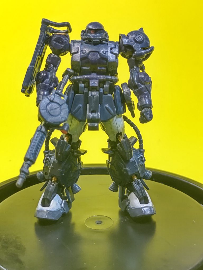 マルチホワイトでスミ入れをした後、フィルタリキッドのシェードブルーにて彩度を落としました。