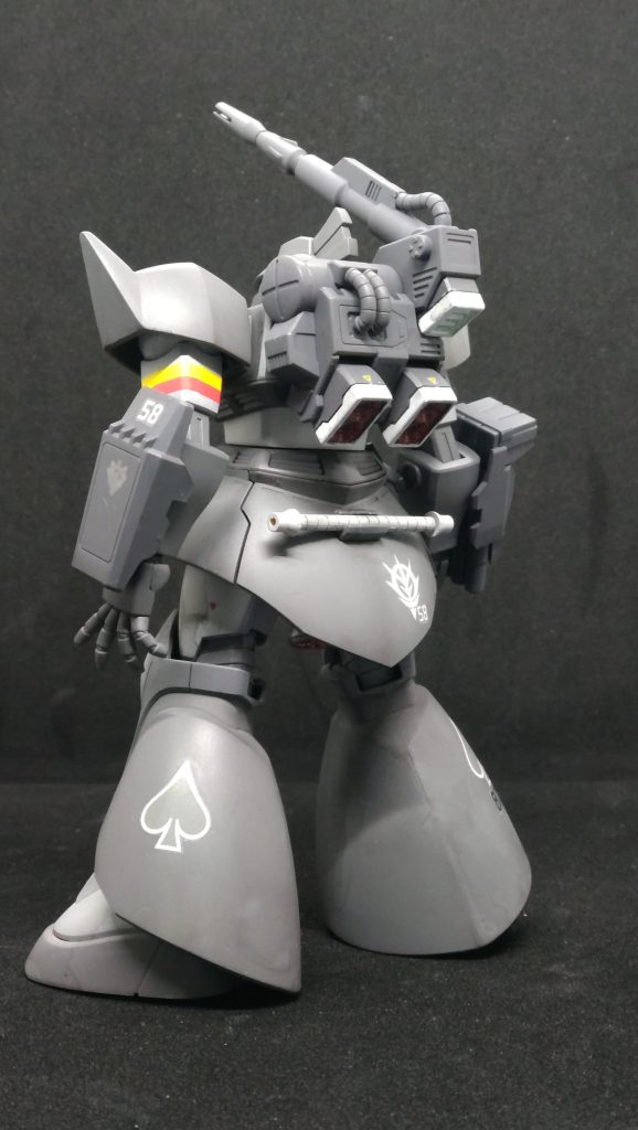 塗装はクレオスのニュートラルグレーとグレーバイオレットを瓶のまま使用。