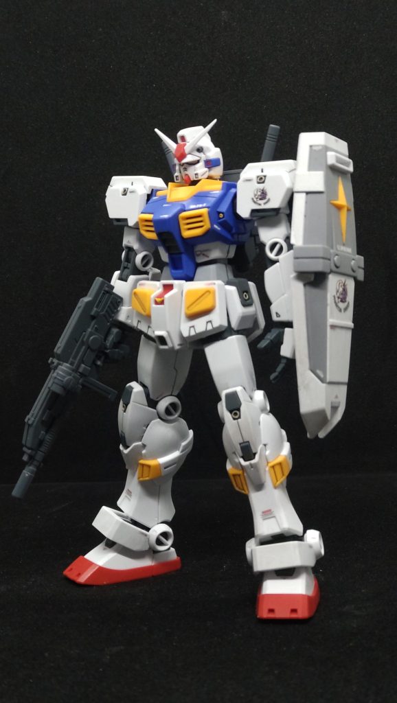 そのうち合わせ目消しなんていう言葉がガンプラからは消えるのではないか。そんなことを組んでいて思ってしまいました。ということでいつもの簡単フィニッシュです。