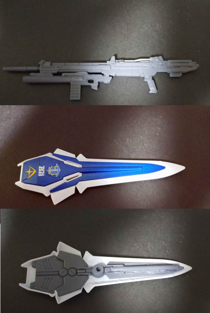 メイン武器はリゼル用ロングライフルに、シナンジュ・スタインのシールド裏グレネードを取りつけ グレネード下部にコトブキヤの角モールドを2枚貼り合わせたものを取りつけ、弾倉風にでっち上げてみました シールド表は安定の連邦マークと妄想の個人エンブレムをデカールで裏はグレネードを取り外したら寂しくなったので、こちらも3mmパイプでビームキャノンをでっち上げています