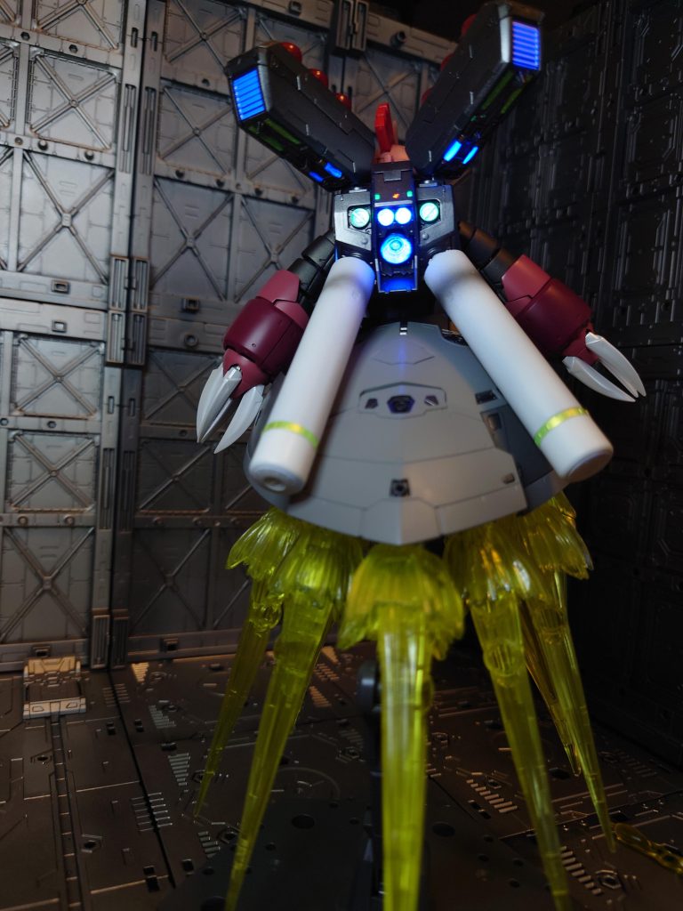 RGサザビーのバックパックもかっこいいです！