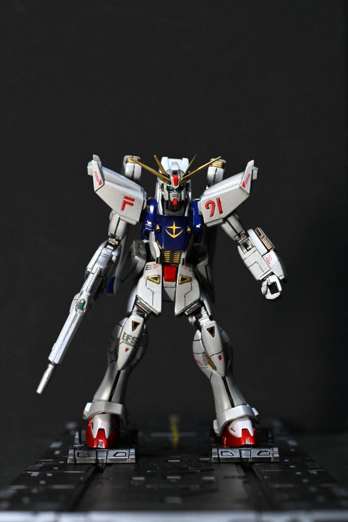 オジサン：ガンダムを出すぞーシーブック：F91シーブック・アノー出ます。敵：森の中に巡洋艦が隠れてる！？うをー