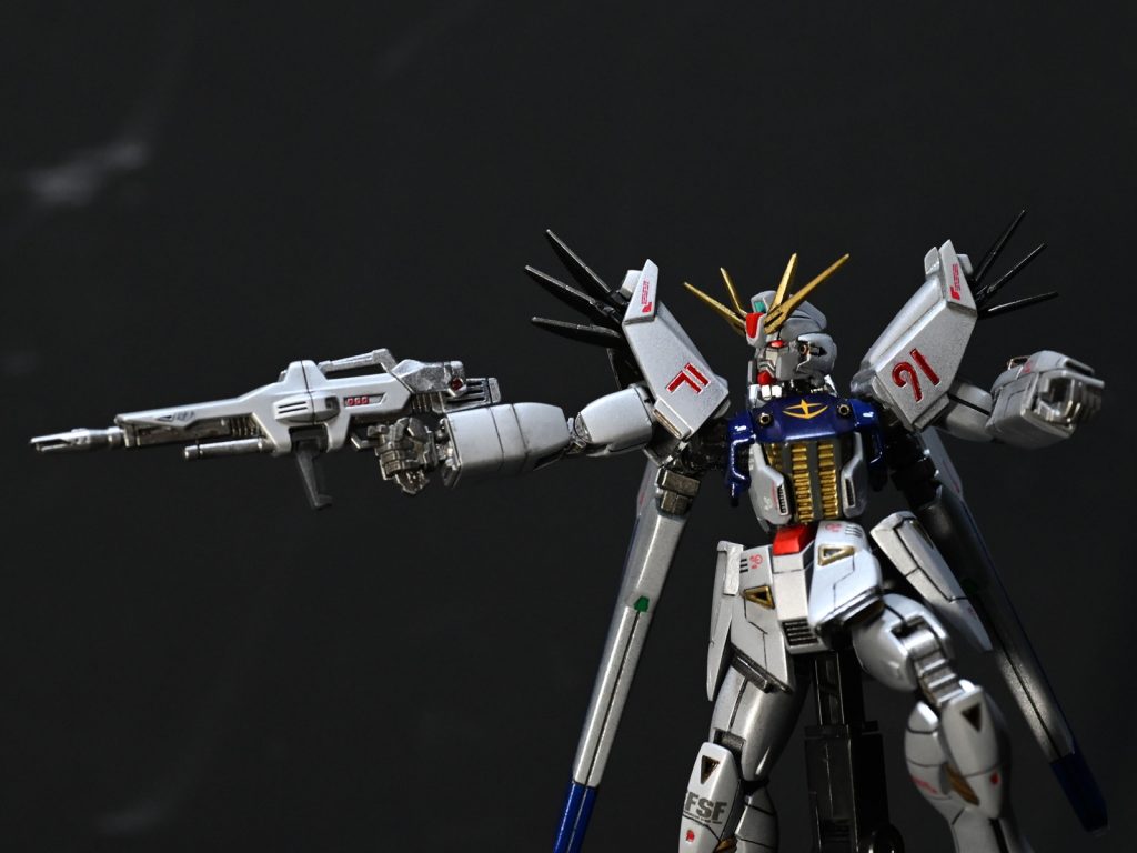 F91今観ても絵が綺麗ですね。もう少し人間関係がわかりやすいと良いのですが。アニメ12話を2時間にまとめるとああなるみたいですね。