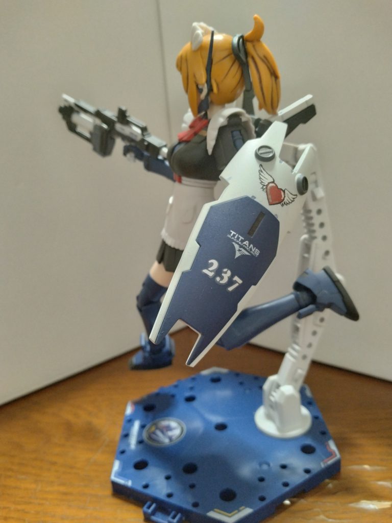 シールドのナンバリングは237(フミナ)