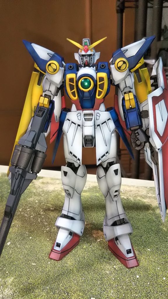 正面ボタンひとつで自爆する奴💦グラデーションかける作風になる前の最後の機体だったと記憶しております（2010年くらい）