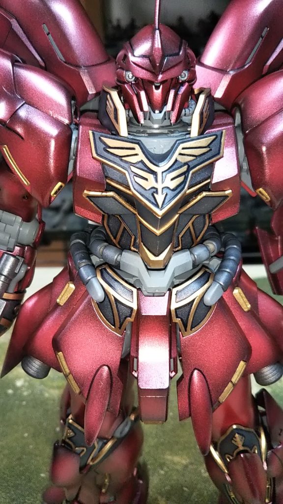 キラキラした縁取りは今回筆塗り（🔍️見ながら）