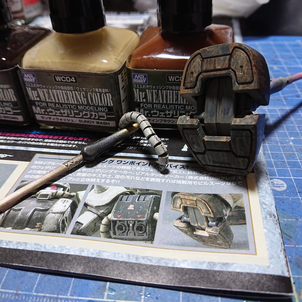 足裏は見えなくなりますが自己満足で写真の真似してウエザリングカラーを初使用