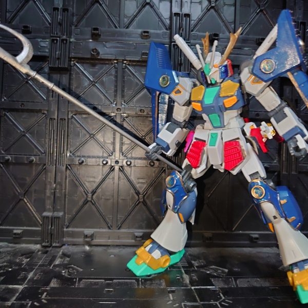 量産ニューベース鎧は旧キットの武者ニューとレジェンドBB武者頭部パーツが見当たらないので兜はいろいろ組み合わせてオリジナルに刀はBBのでは短刀なんでプラ板で新しく作ることに槍も柄をのばさないと短いかな（4枚目）
