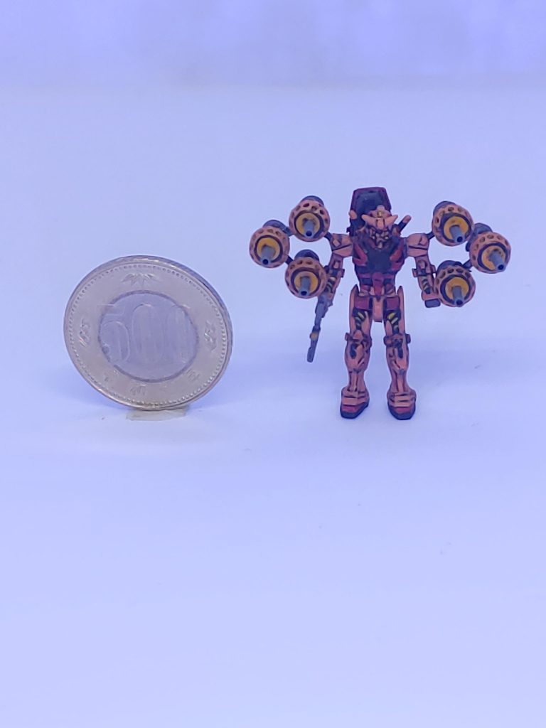 改修箇所0,3mmプラ板、1mmプラ棒を切ったり貼ったりして各所ディテールをソレっぽくデザインナイフ等で削ったり切ったりしてスタイルもソレっぽくシールド、ビットの接合は0,8mmステンレス線でシールド裏は1mmプラ棒でソレっぽいディテールにシールド表面はプラ板ディテールやピンバイスで丸いモールド、ジオンデカール(下のほうを筆塗りで伸ばしてます)等でソレっぽくビットは切って長さを縮めて、砲身部をメッキパイプ、1mmプラ棒で延長。バーニア部はコトブキヤのバーニアノズルに交換メインカメラ(眼)は蛍光塗料でビコ～ンします