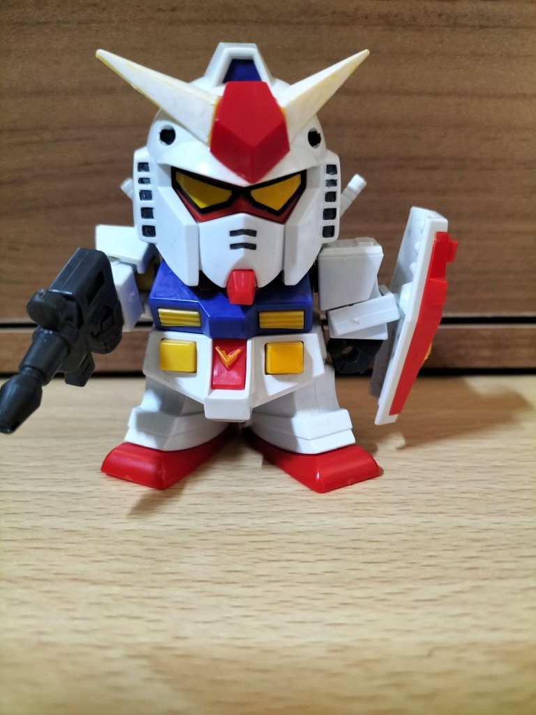 角が無かったので別パーツを取り付けました