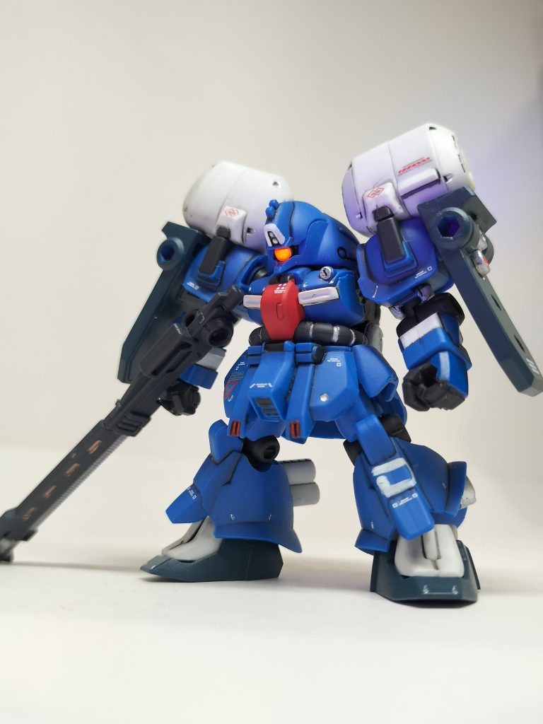 最近再販されてたので武器セット共々、ゲット出来ました✨️部分塗装とデカール貼ってトップコートで仕上げてます(gundam-kao6)