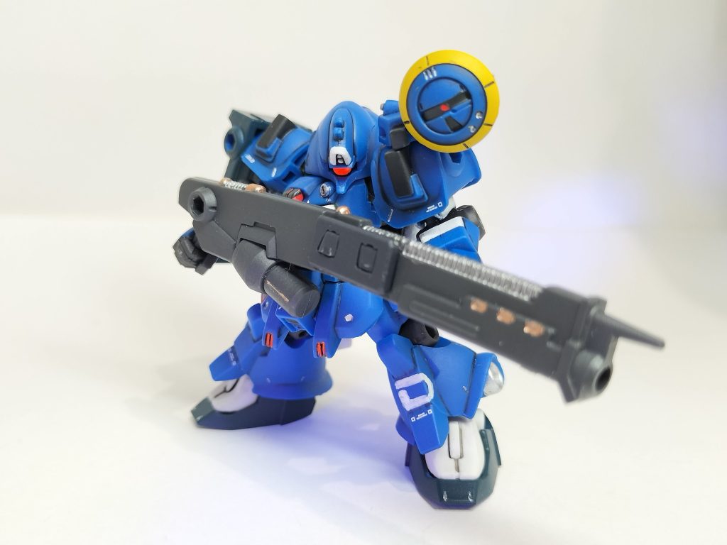にも関わらず両手持ちが出来るのが凄い(gundam-kao3)カッコいい✨️