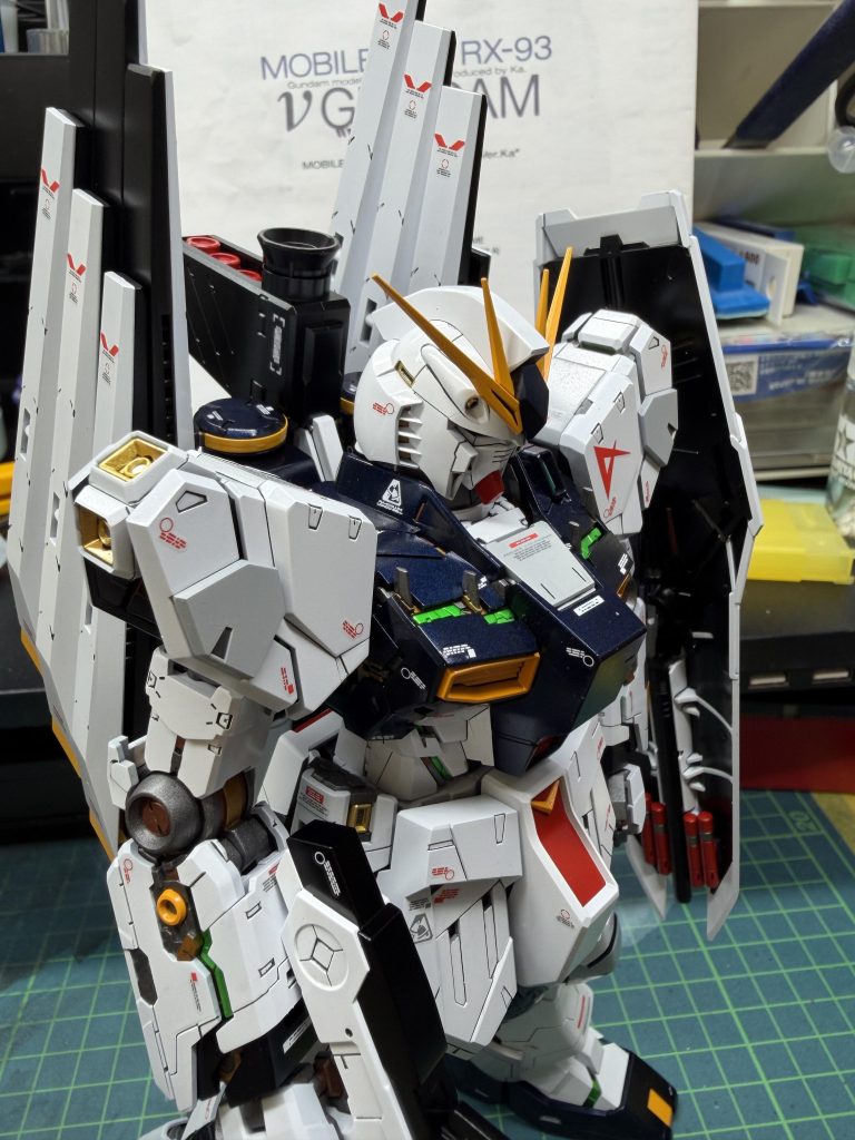 νガンダム–8枚目/制作者：Rozeluxe