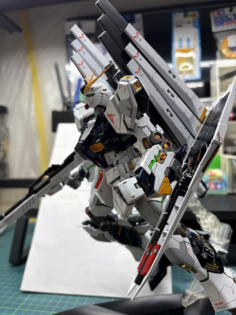 νガンダム–5枚目/制作者：Rozeluxe