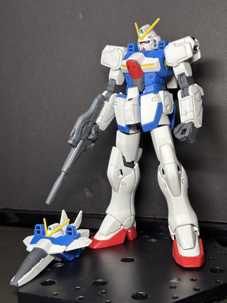 久しぶりに(とは言っても数ヶ月)ガンプラ作成当時旧キット1/100作って以来のVガンダムですが足長いですな