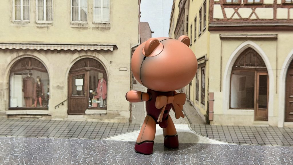 おしりパーツをなくしたので、激推しキット、ウンコスルデイズの粘土で制作しました .ᐟかわいいと思って少し大きめに作ったのですが、アクションベースの棒に干渉してしまう結果に… .ᐟ