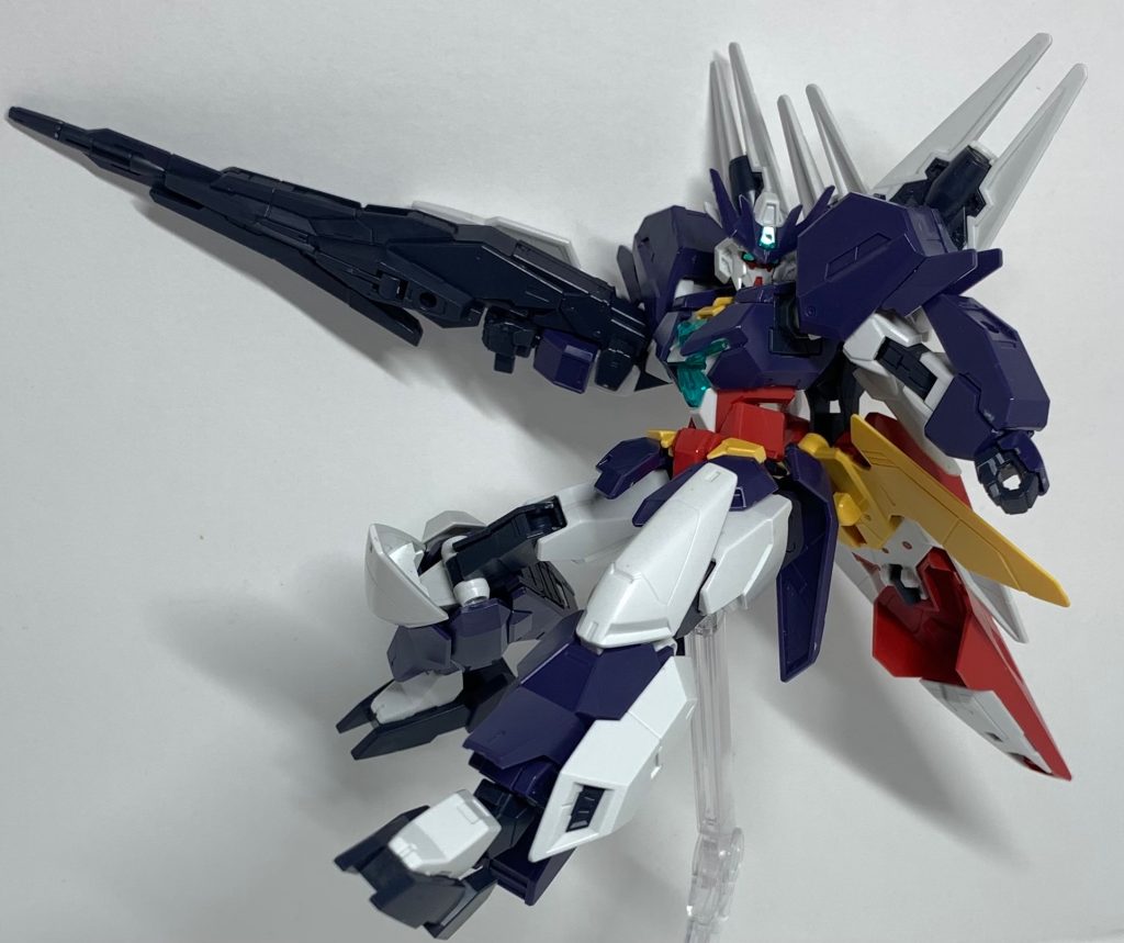 合体して「ユーラヴェンガンダム」に