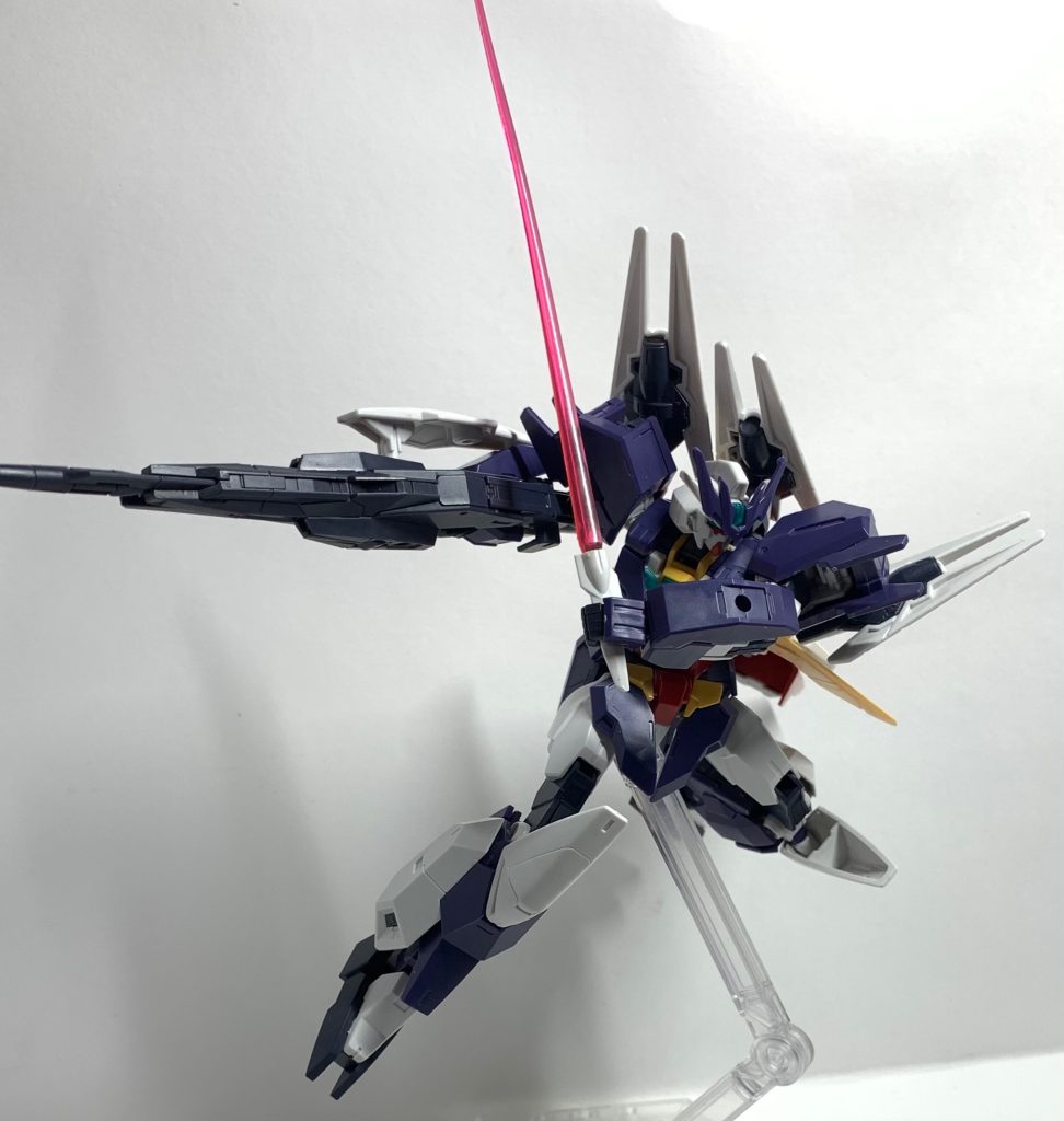 ユーラヴェンガンダムでビームサーベル