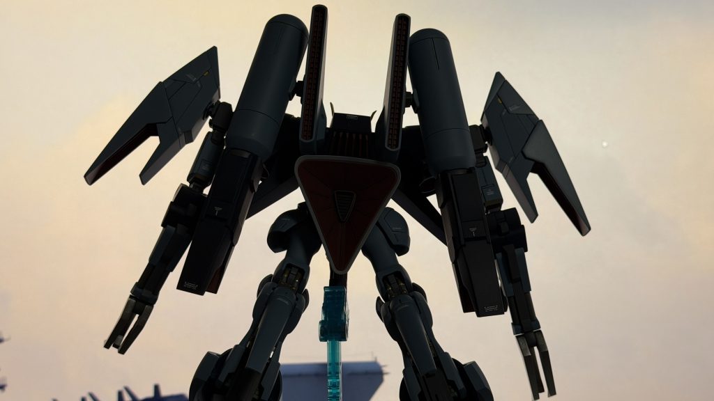 ガンプラ作る流れの中で撮影とポージングが一番苦手です。&nbsp;