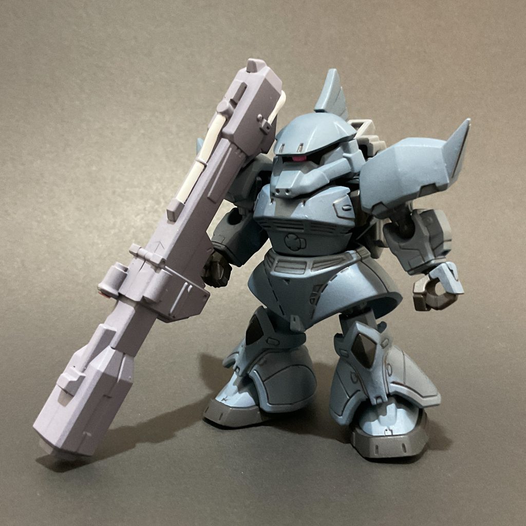 　ジオラマ後方のゲルググは高機動型パックを背負っています（見えてませんけど）。作例ではジャイアントバズを持っていますがHTBG2の頃はビームバズの設定がまだ無かったもしれないので、ドム用EXパーツを使って今風に寄せました。&nbsp;