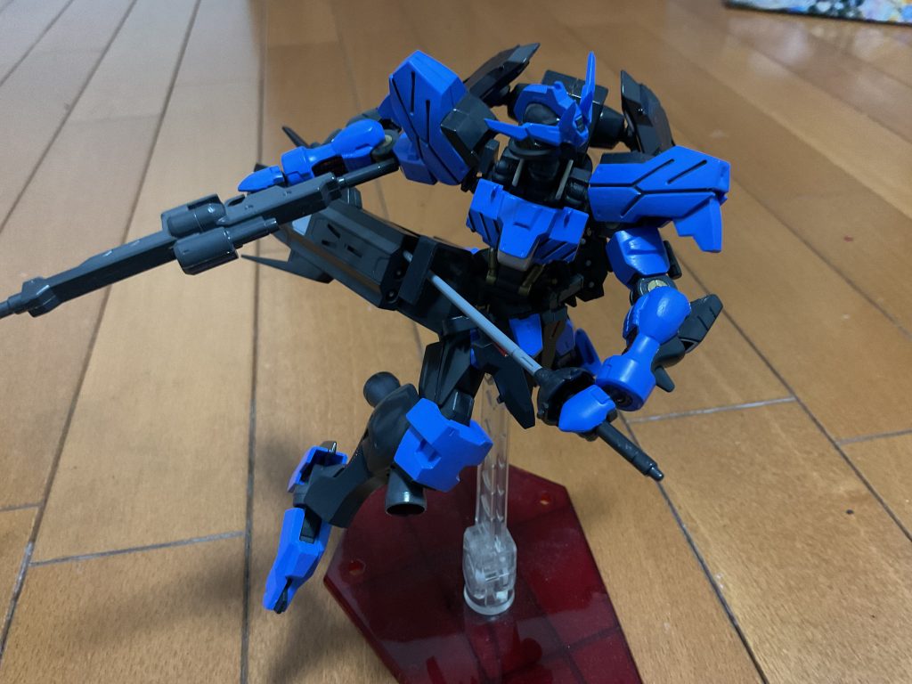 先ほどの写真の別アングル。鞘のスライドギミックはmgほどにはできませんでした。