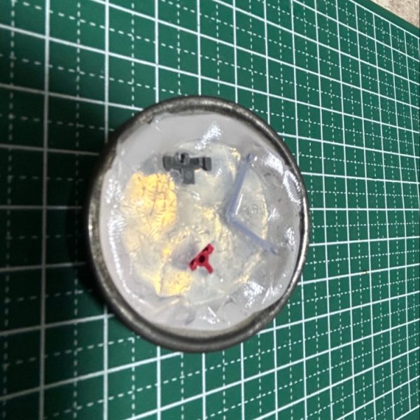 前々からレジンでの複製をトライしようと思ってましたが、やっと始めてました。画像は型取りですが、既に複製は終わってます。反省点としては、プラねんどとレジン液は別の色の方が良かったデス、、、クリア同士だと綺麗に流して込めてるから確認しずらいです（笑）&nbsp;