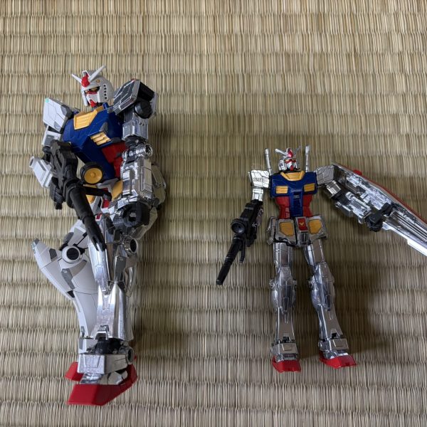 やっと、万博ガンダムは2種類終わった！RGも狙っているところまでは進んだ。後はMGに手を出す勇気・・・・。EGの万博ガンダムと、HG?の万博ガンダム、ほとんど一緒で凄いっす。グラスフェザーはHG?の方がかっこいいので、HG?の方を買うメリットは、そこがポイントかな～。（2枚目）