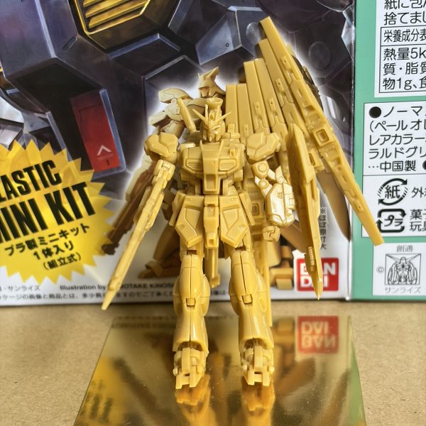 アーティファクトとHG1/144の間の1/288が欲しいと思った！(1/300でも良い！)足と胴体の接続用パーツが全くはまらず、、、、、10回位飛んでいき。探すの諦めたころに出てくるを、繰り返す・・・・久々に接着剤、神！と思った。&nbsp;親指が痛いです！（2枚目）
