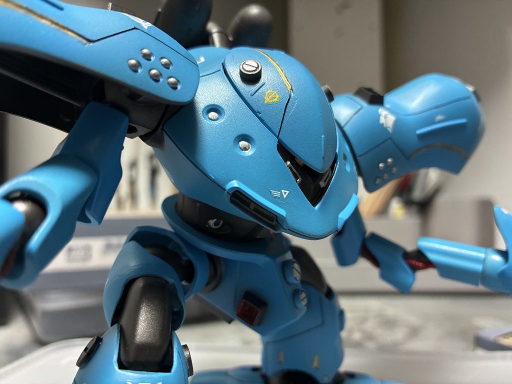 めちゃくちゃ分かりにくいですがモノアイは可動式にしました👁️