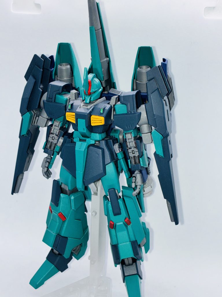 頭部がメタスなのでメタス感も出したく、背中にはメガライドランチャーにメタスの特徴的な肩も一緒に背負わせてメタス改のイメージが出れば良いなと思います。