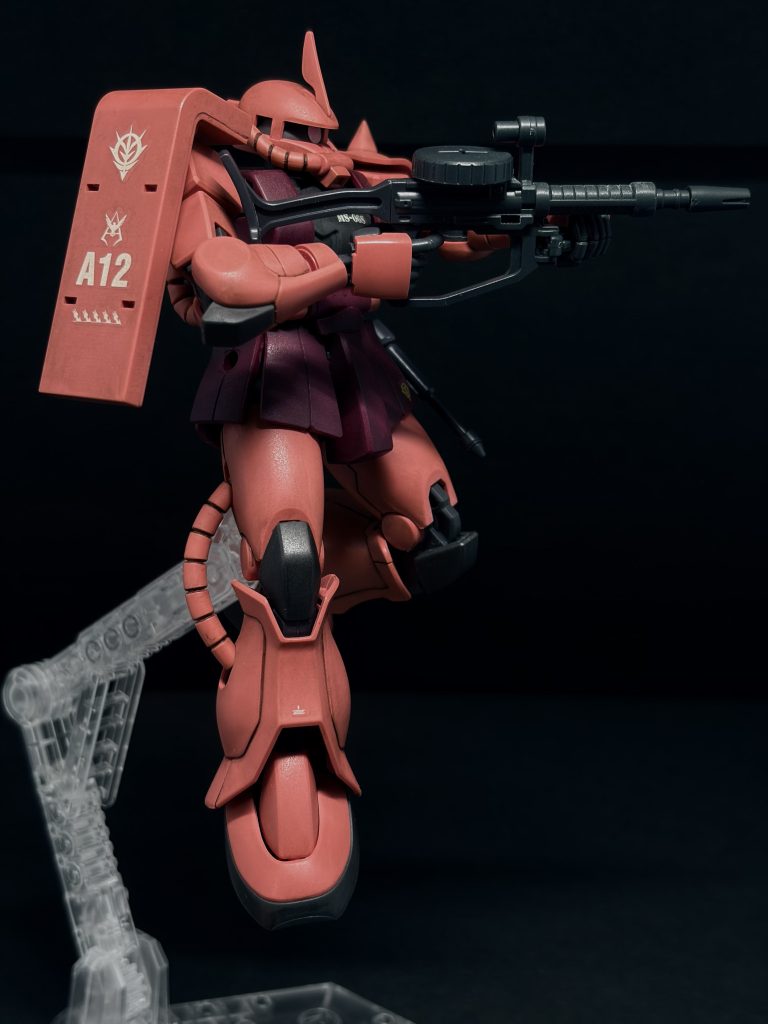 ポージングは苦手なので、説明書から丸パクリしました。