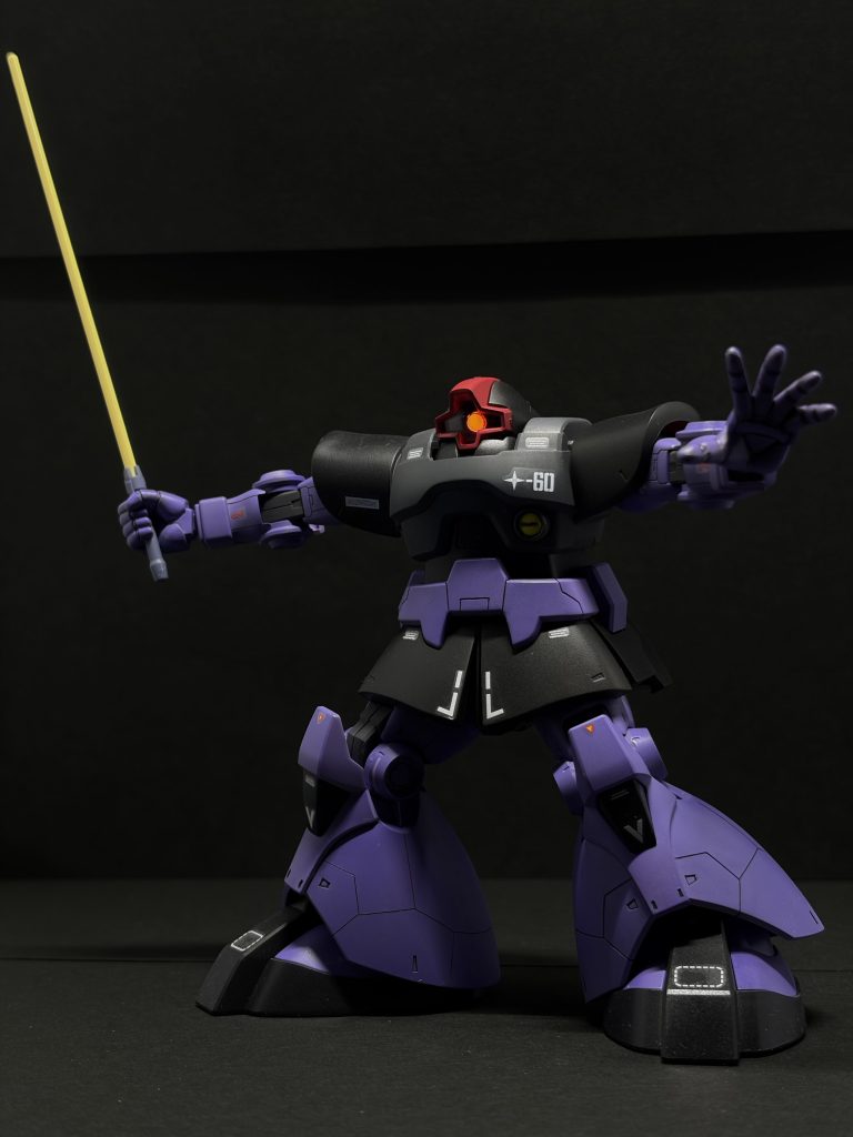 左の開き手が迫力満点で好きです。