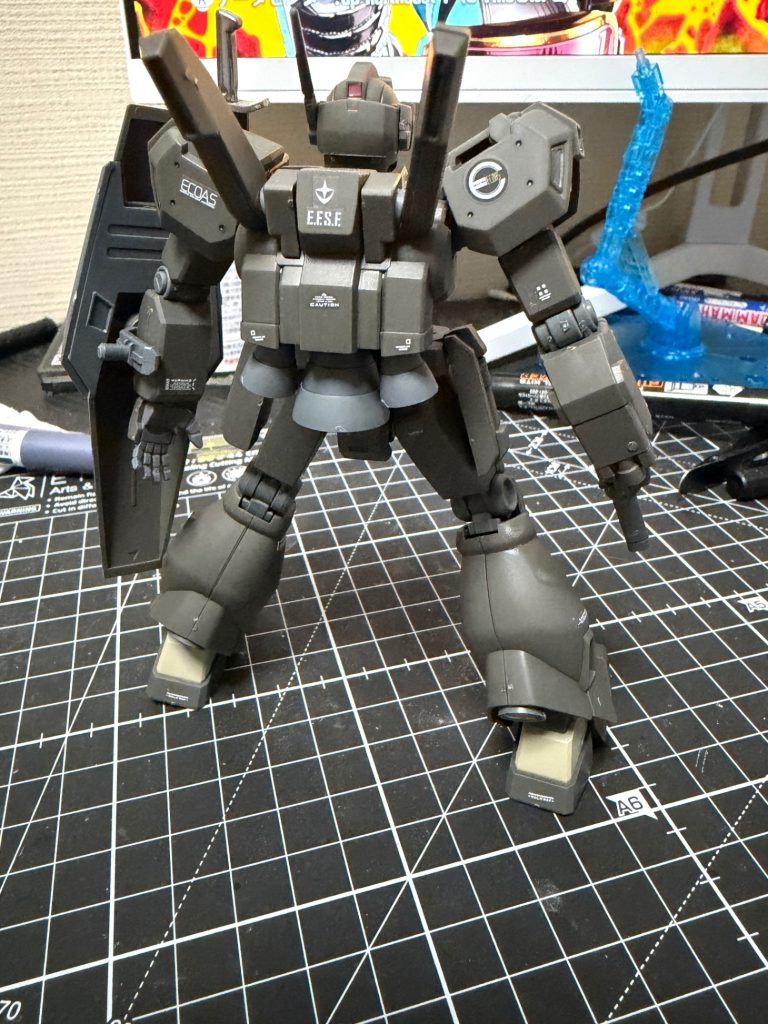 前と後ろはデカールでディテールUP