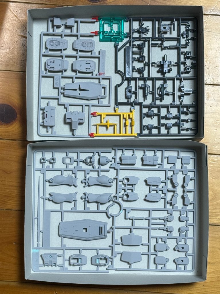 制作工程１装甲部分はフィニッシングサーフェイサー1500でランナー塗装しました