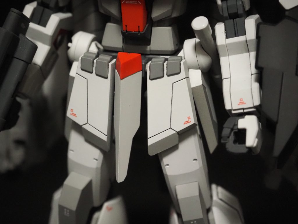 これでもかってくらいにエッジ出しをしました。バンダイエッジを処理すると映えますね。