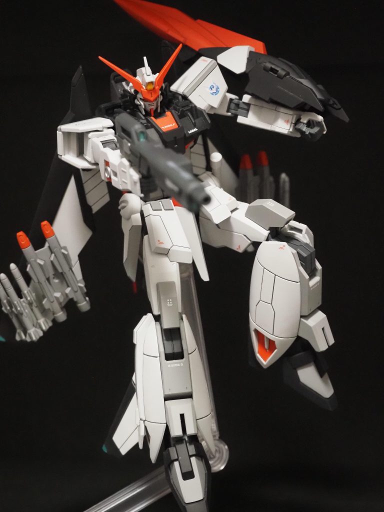 ボックスアート風のポージング。塗装剥げが怖くて大胆に膝を曲げられませんでした。