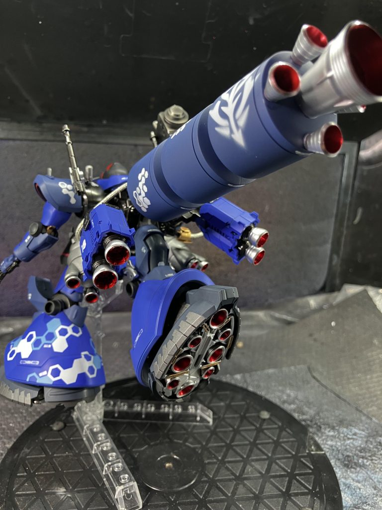 機体重量が増えたが、それに比例してバーニアも増設している。