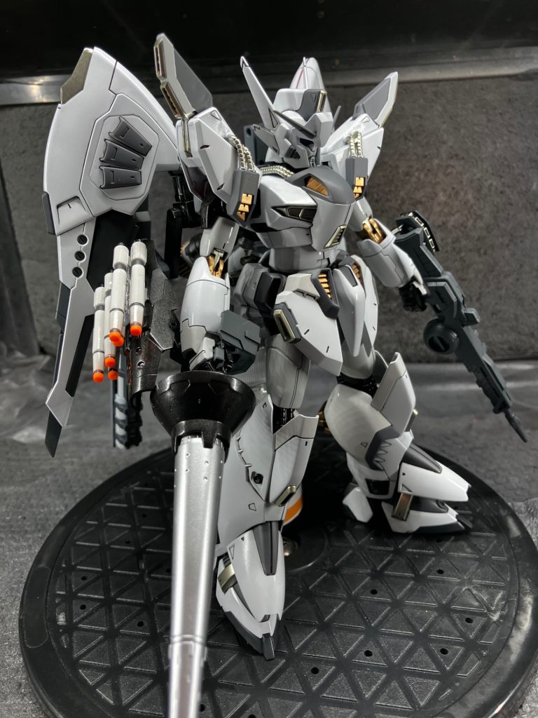 6連装小型核弾頭を装備
